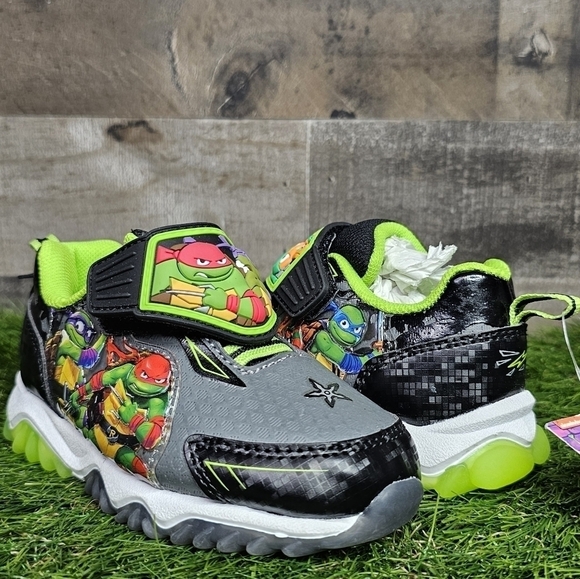 New Mutant Ninja Turtles Light-Up Sneakers | 7 - Picture 1 of 10